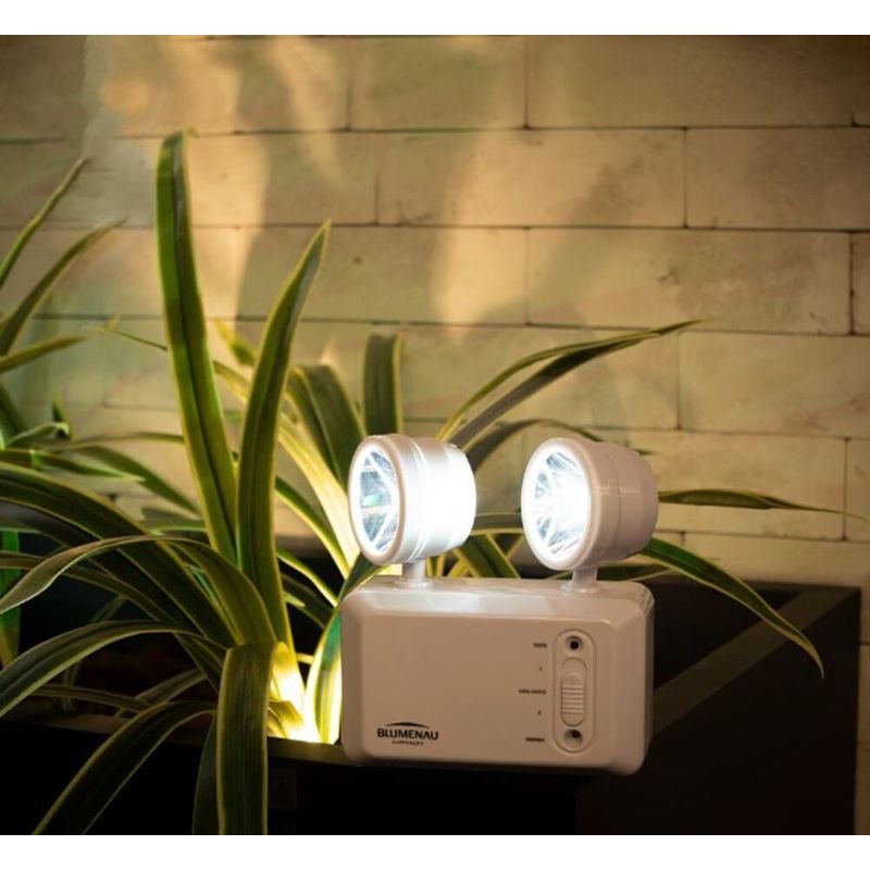 Luminaria-de-Emergencia-LED-2-farois-8W-1200-Lumens-Blumenau
