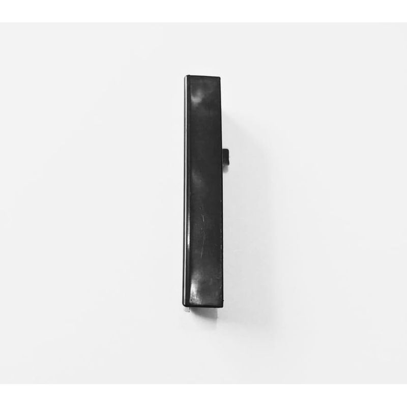 Terminal-Para-Acabamento-de-Rodape-Preto-Direto-7cm