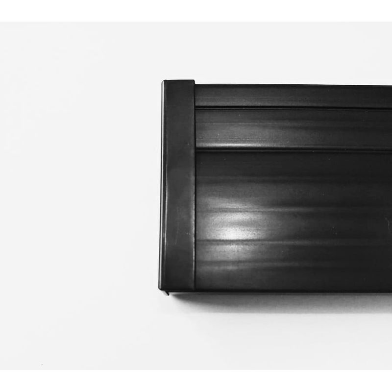 Terminal-Para-Acabamento-de-Rodape-Preto-Direto-7cm