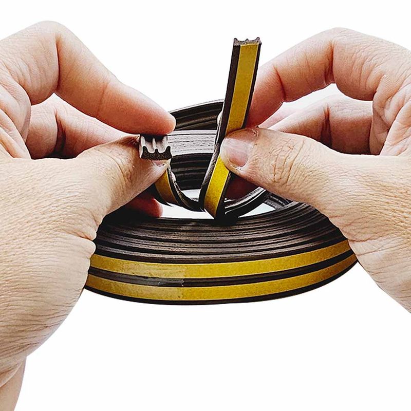 Veda-Fresta-Auto-Adesivo-Modelo--E--2x3mm-x-6m-Marrom