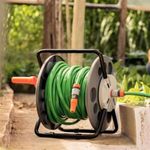Mangueira-para-Jardim-Flexivel-com-Engate-4-Camadas-PVC-30m-Tramontina