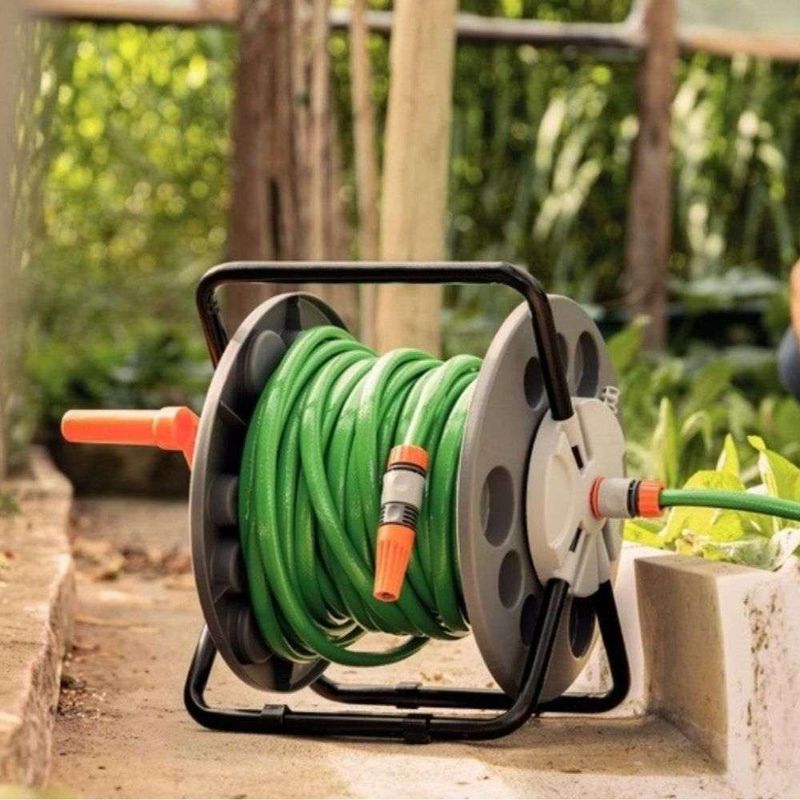 Mangueira-para-Jardim-Flexivel-com-Engate-4-Camadas-PVC-30m-Tramontina