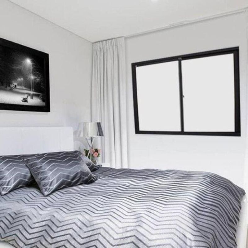 Janela-de-Correr-2-folhas-sem-Grade-Aluminio-Preto-80x80cm
