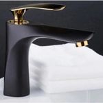 Monocomando-para-Banheiro-Mesa-Bica-Baixa-Preto-Dourado-Redondo