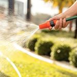 Mangueira-para-Jardim-Flexivel-com-Engate-e-Suporte-20m-Tramontina