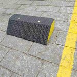 Limitador-em-EVA-Trava-Rodas-para-Vagas-35cm-Preto-e-Amarelo