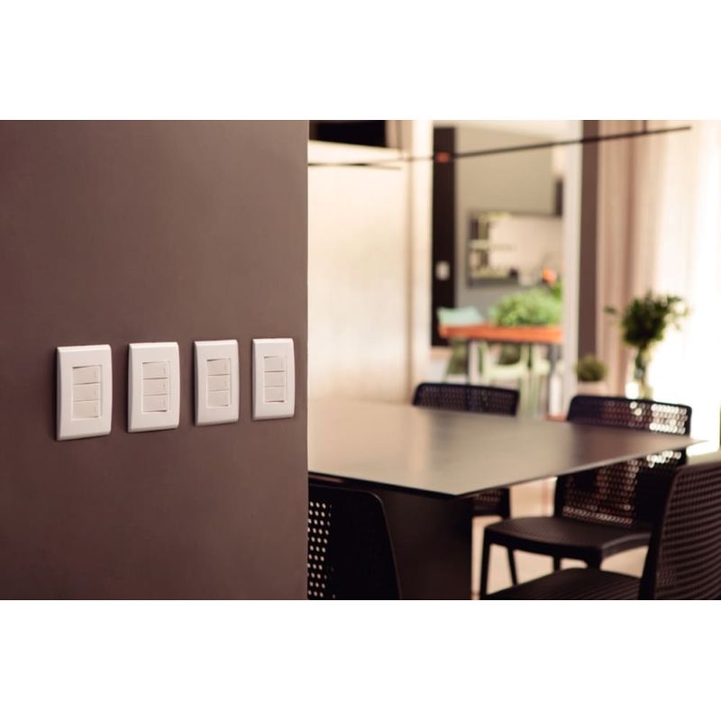 Placa 3 Postos 4x2 com Suporte Branca Liz