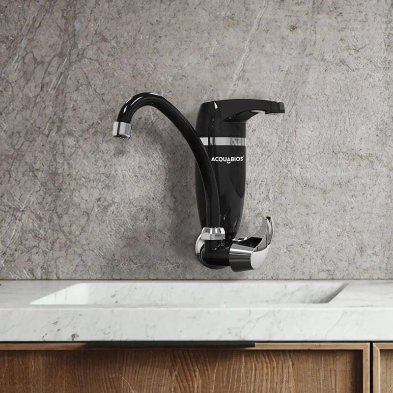 Torneira Filtro de Parede Bica Móvel Premium Preto/Cromado Acquabios