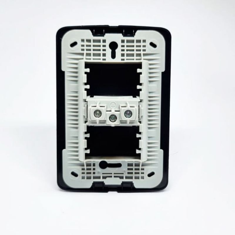 Conjunto Tomada 2P+T 10A/250V 4x2 Preto Gracia Maxx