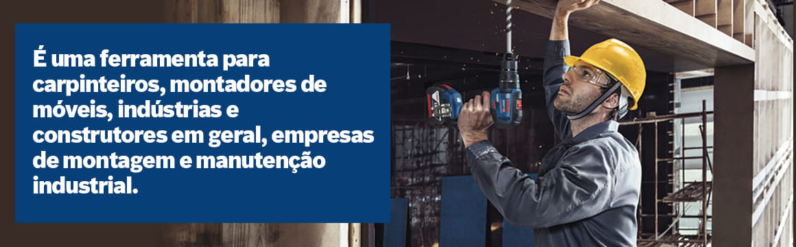 Homem utilizando a furadeira e parafusadeira de impacto Bosch